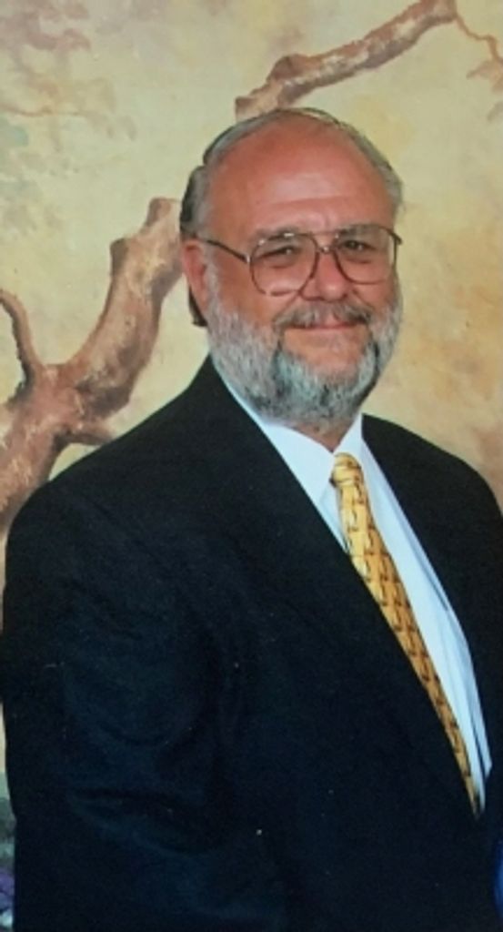 Richard  Eugene Mullins