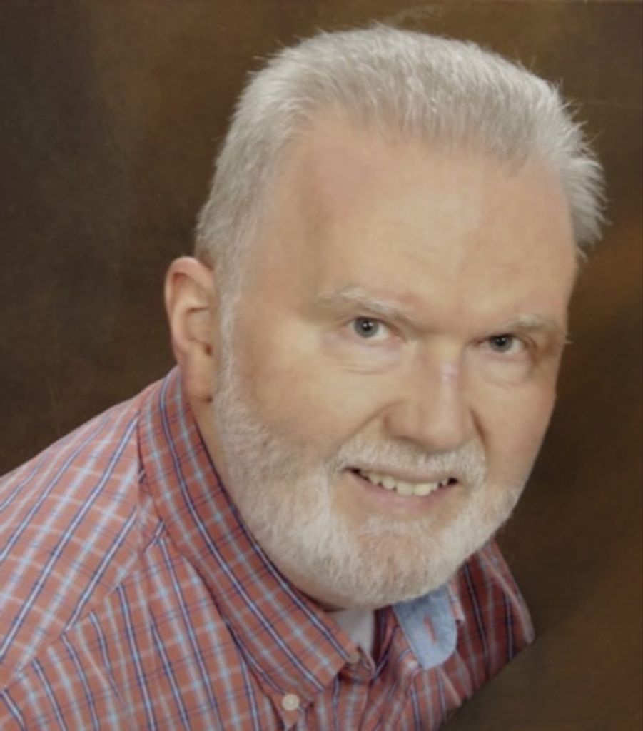 Robert E. Detillion
