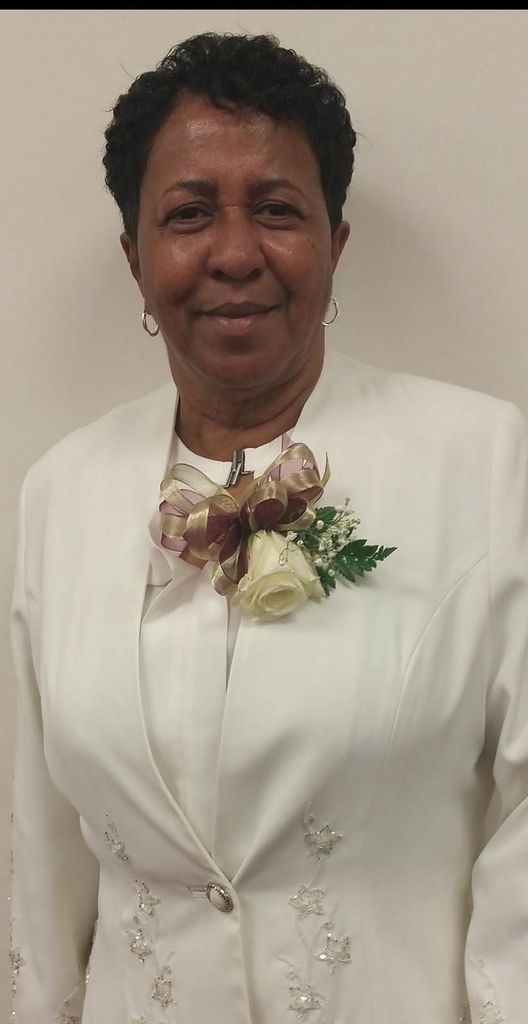Mrs. Yvonne Simmons Profile Photo