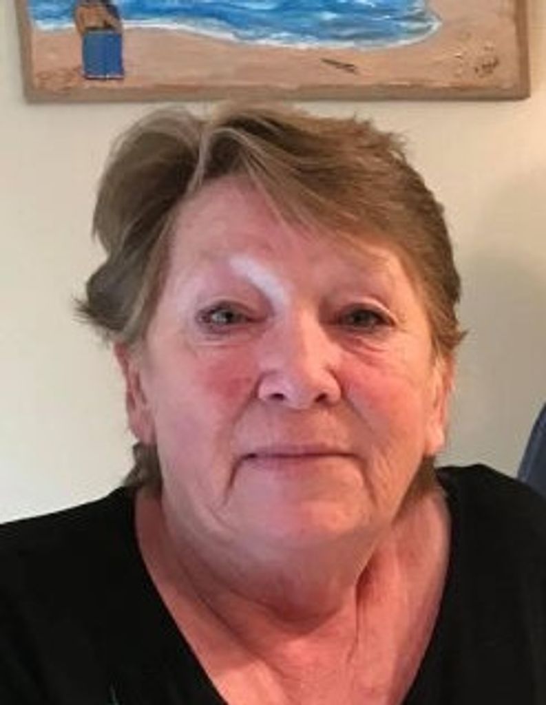 Lois Dustin
