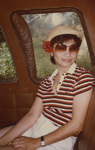 Julieta Vergara Solomon photo gallery thumbnail 2 of 13