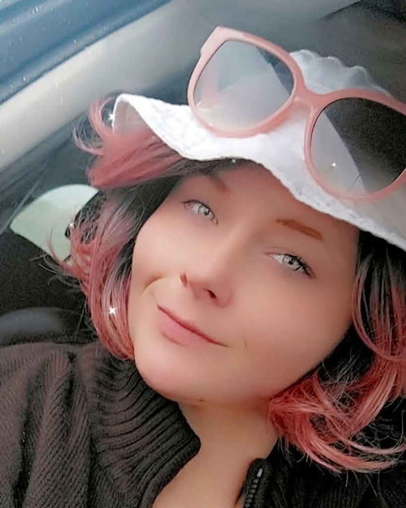 Christina Amanda Elianor