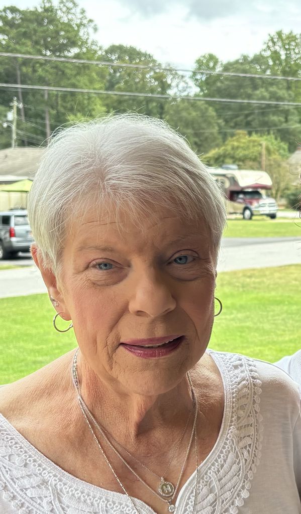 Harriet Elaine Lynch