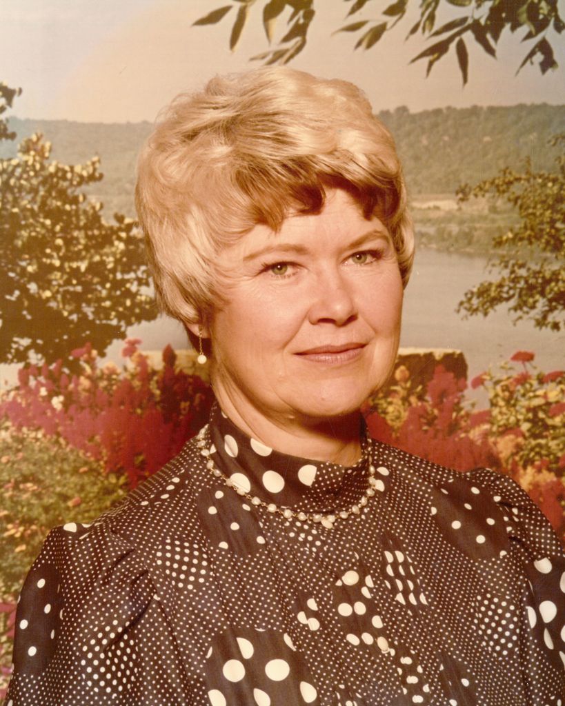 Rilda "Jeanne" Jeanette Frandsen Hall
