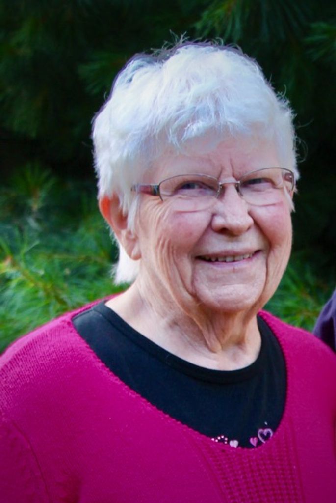 Evelyn Mae Lois (Terrio)  Hilmas