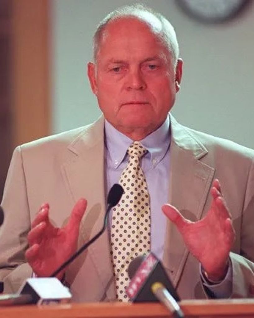 Simon L. Leis Profile Photo