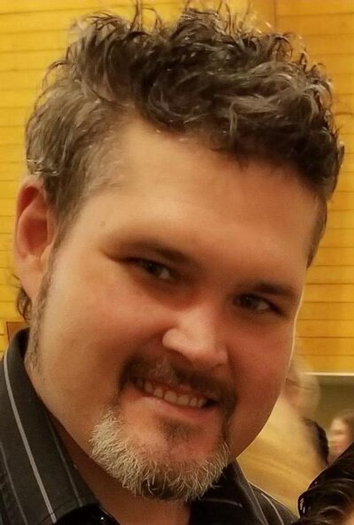 Dustin Lee Jones Profile Photo