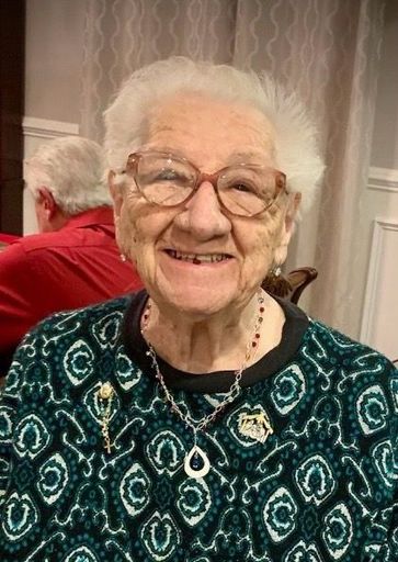 Elizabeth Lucia Profile Photo