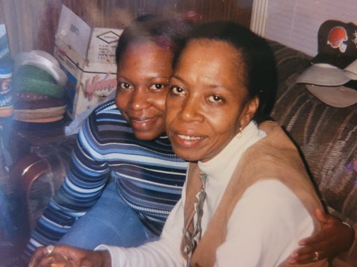 Gloria Jean Glover photo gallery thumbnail 2 of 19