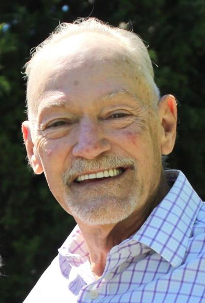 Robert Earl Keith Profile Photo
