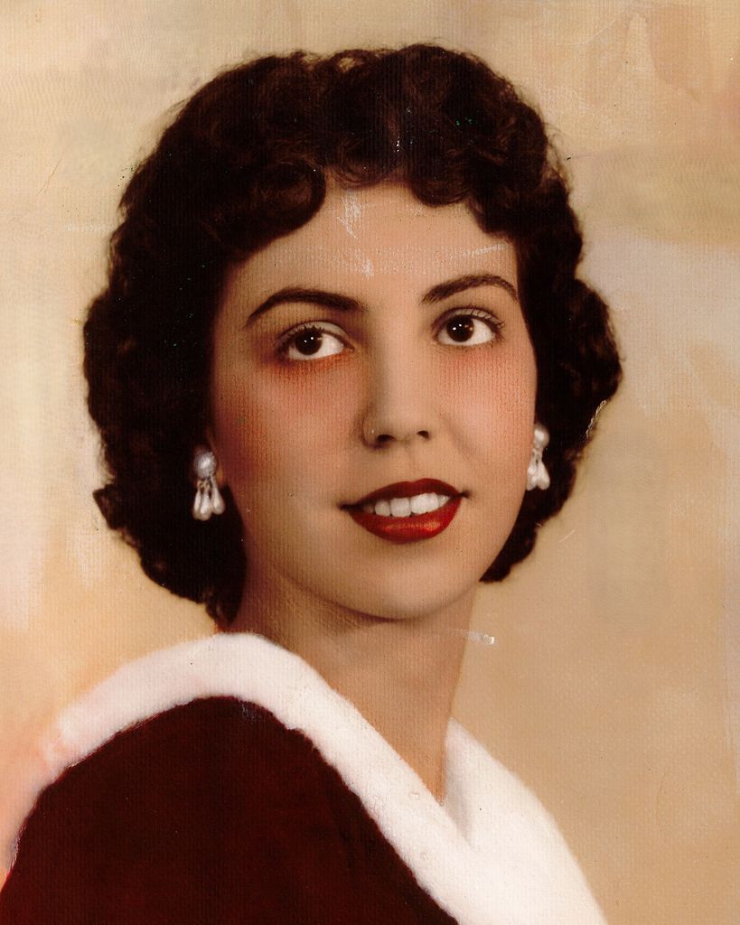 Louise Attinello Profile Photo