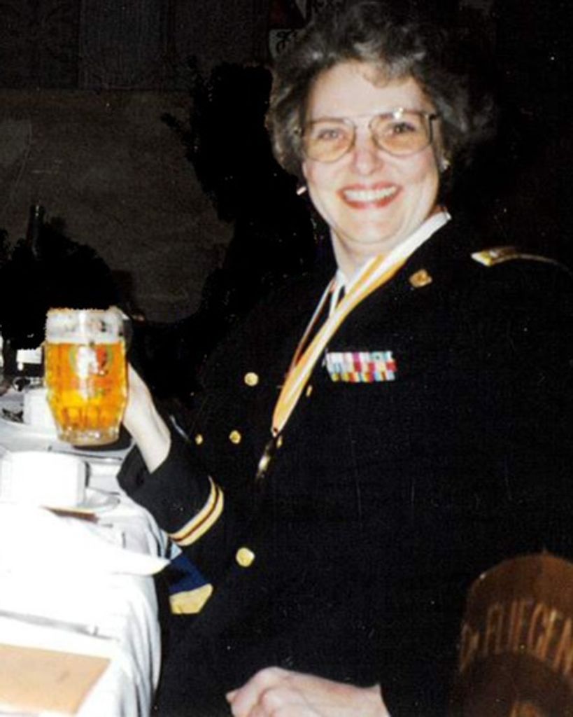 Lynn Amanda Freund