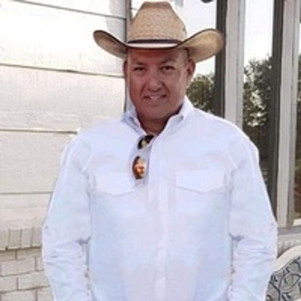 Carlos Magallanes, Sr. (Tulia)