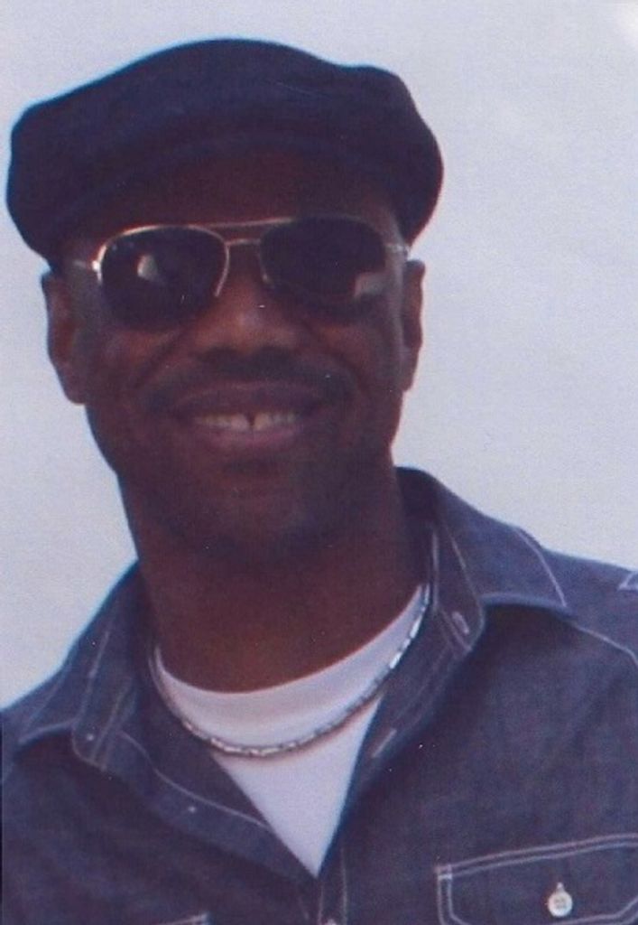 Elliott Robinson Profile Photo