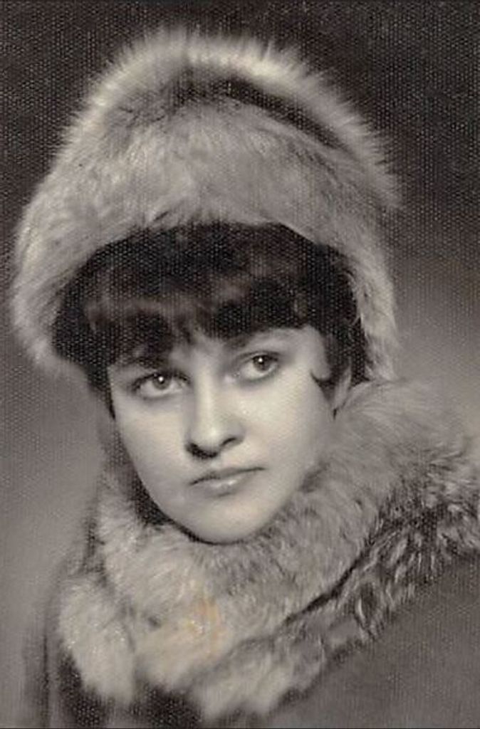 Elizabeth Mary Janus Profile Photo