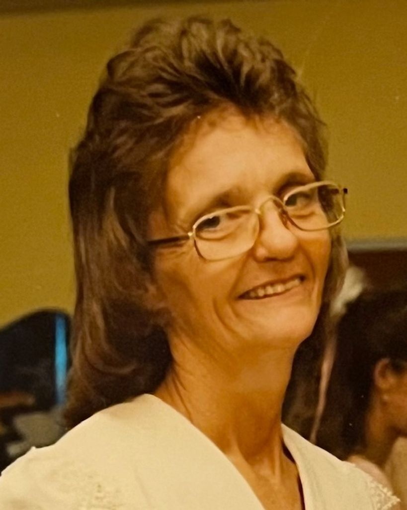 Lindie Barrow Hooper
