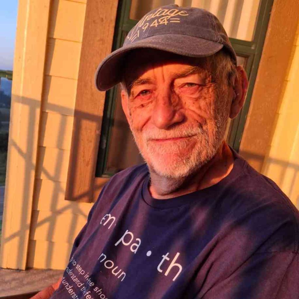 Larry Matthew Fitzgerald Profile Photo