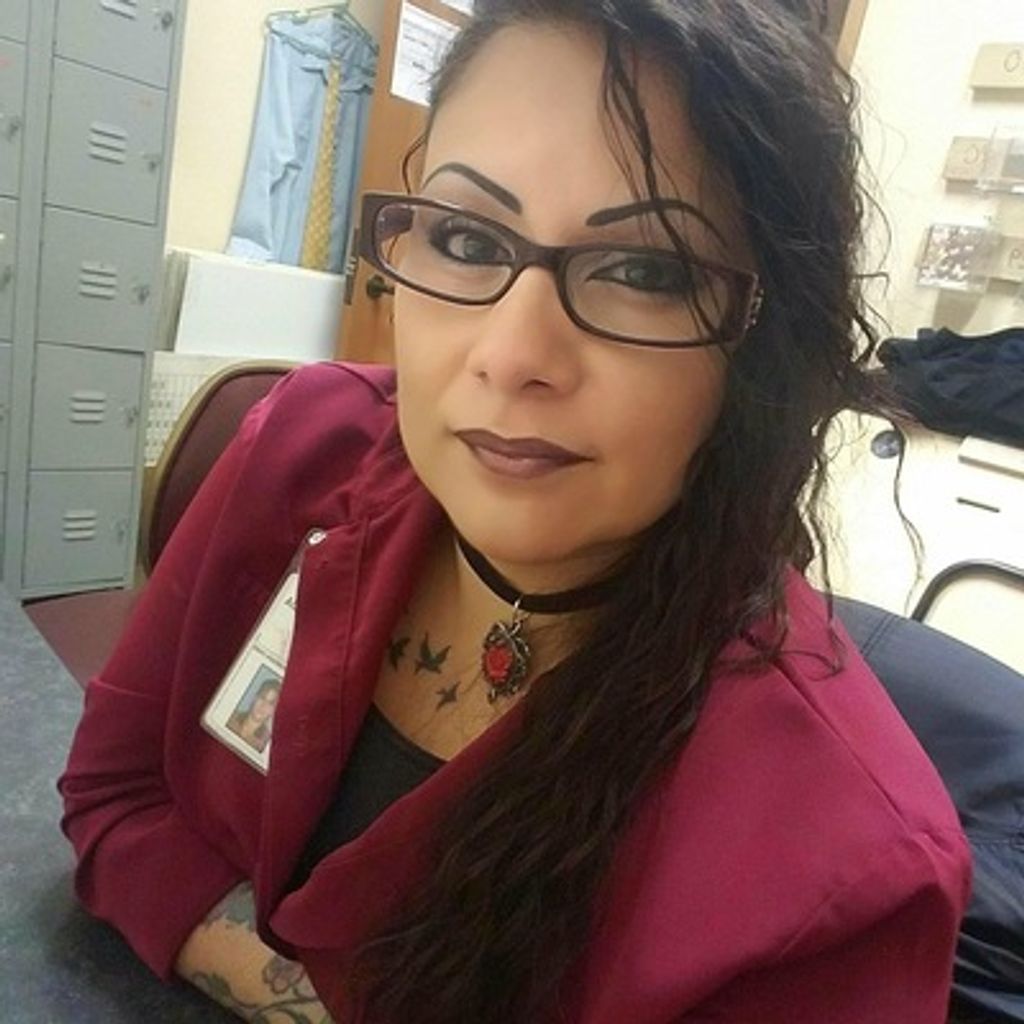 Esmeralda "Ezzy" Baeza Profile Photo