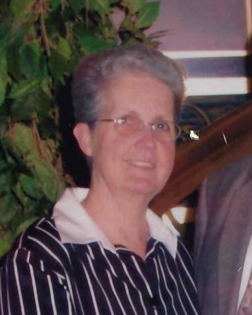 Emily Caillouette Castell Profile Photo