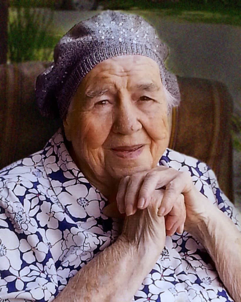 Lois E (Gunnell)  Lyon