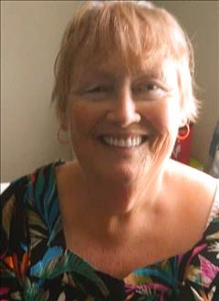 Elizabeth Sims Profile Photo