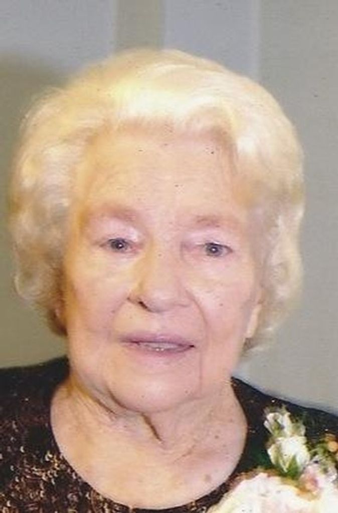 Julia Pesek Profile Photo