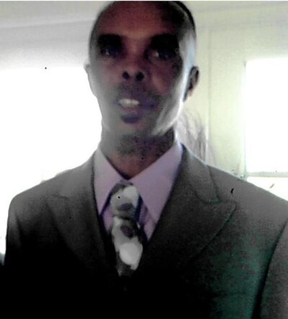 Mr. Dennis Elloitt