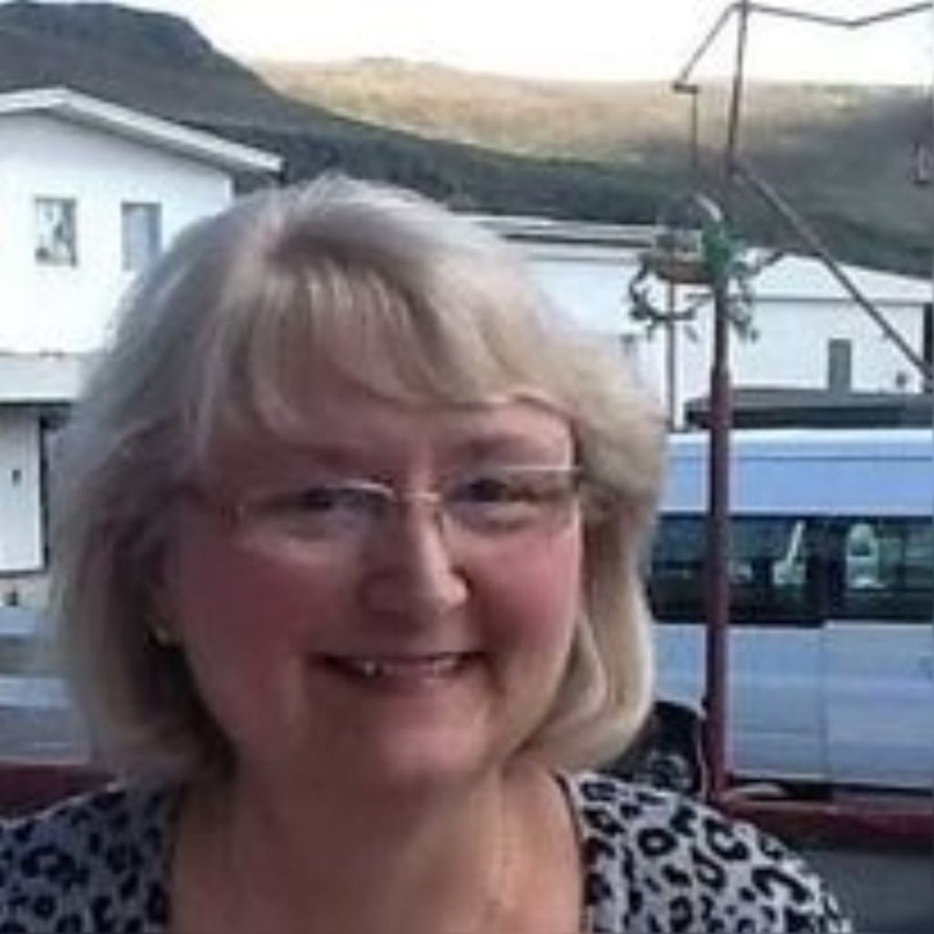 Linda Leonard Hughes