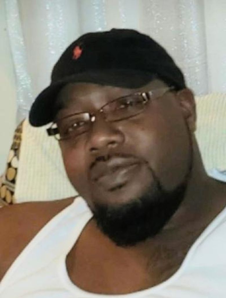 Ricardo Von Washington Profile Photo