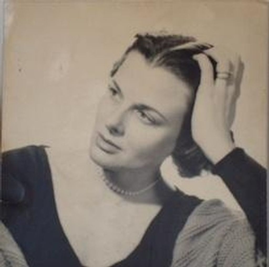 Anne Elizabeth Ozbekhan Profile Photo