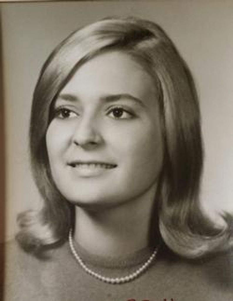 Elizabeth Howe Profile Photo