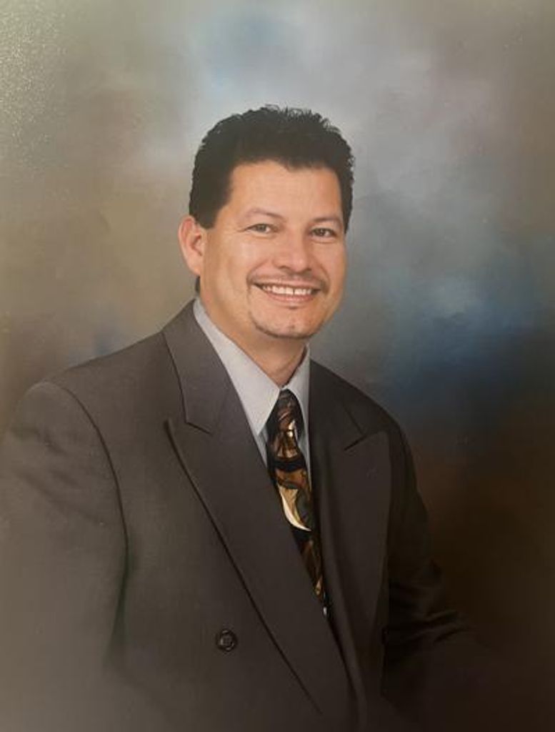 Raul Vasquez Flores Profile Photo