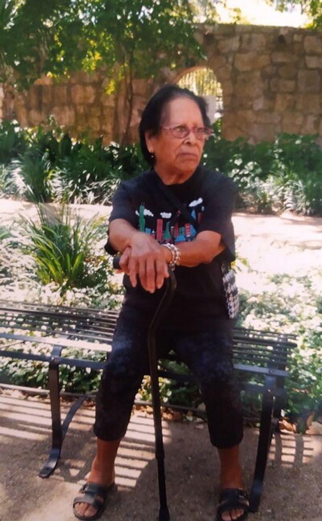 Candelaria Galvan Profile Photo