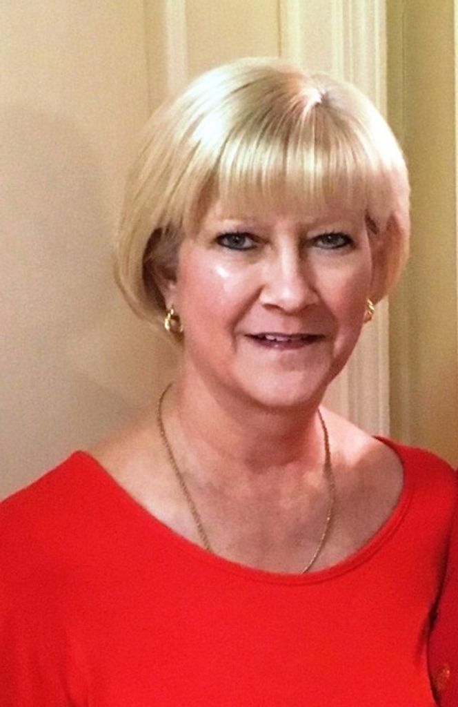 Dinia Myers Profile Photo