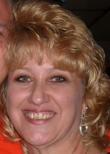 Photo of Carla R. Santelli