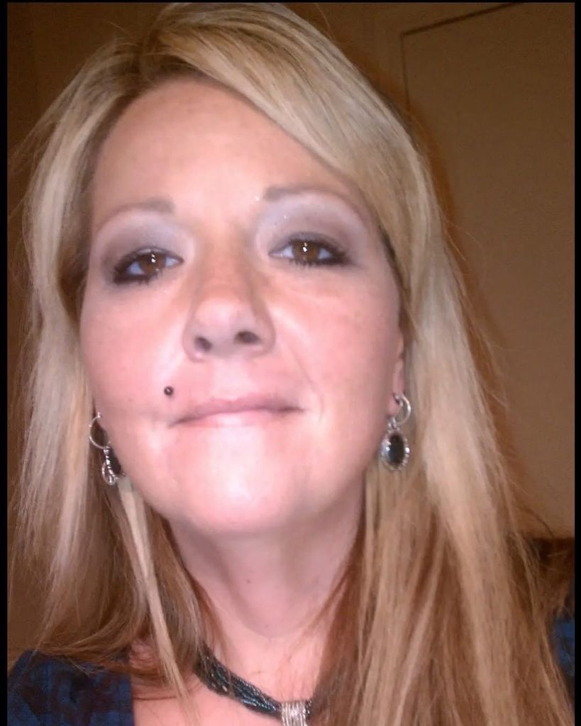 Buff Leighton Crook Profile Photo