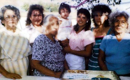 Yolanda C. Gonzalez photo gallery thumbnail 178 of 357