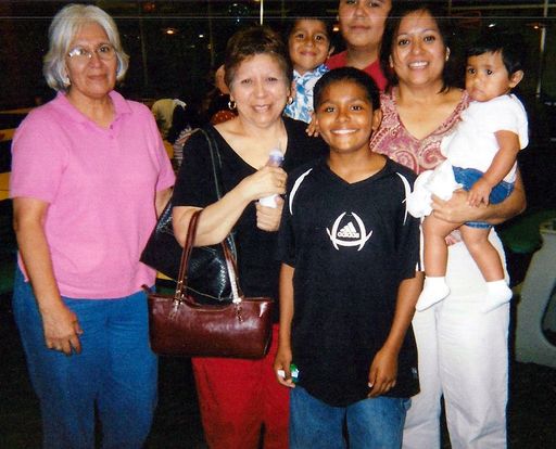 Yolanda C. Gonzalez photo gallery thumbnail 203 of 357