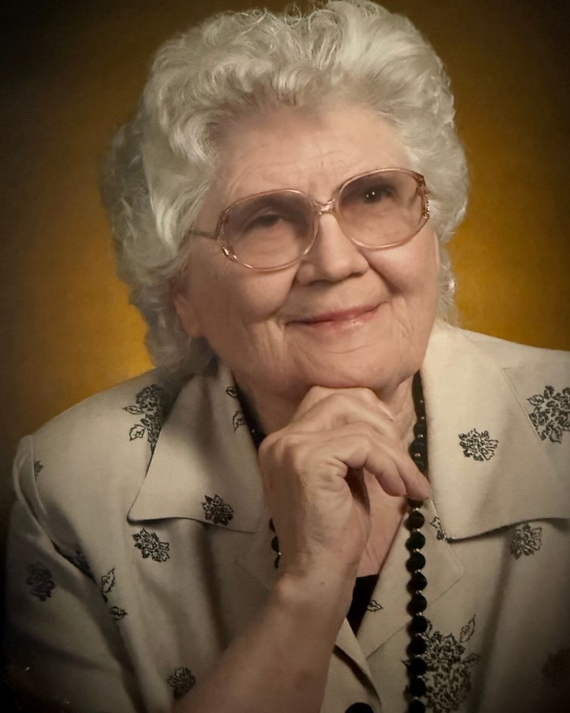 Evelyn Viola Schneider Profile Photo