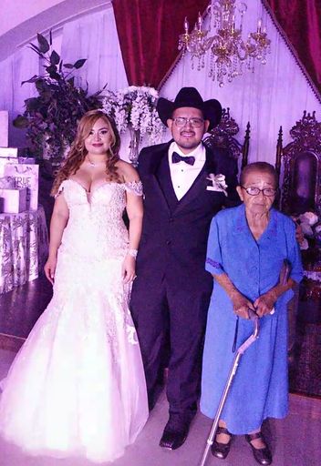 Hilaria Cardenas photo gallery thumbnail 22 of 40