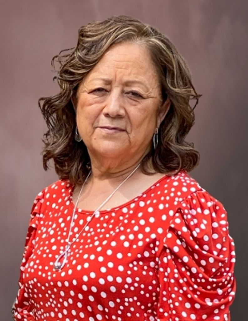 Estella La Rosa) Vasquez Profile Photo