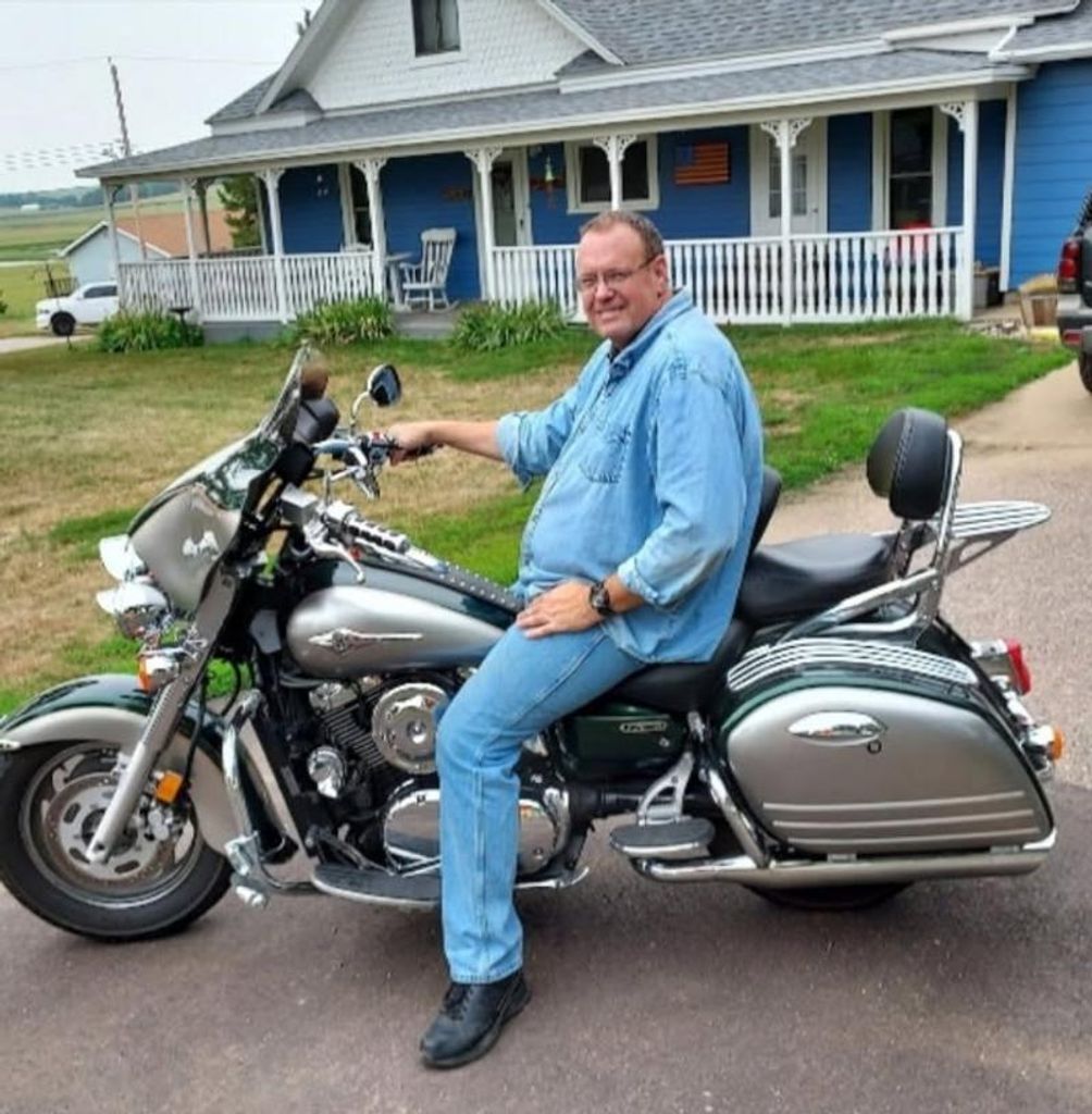 Roy Eugene Hullinger Profile Photo