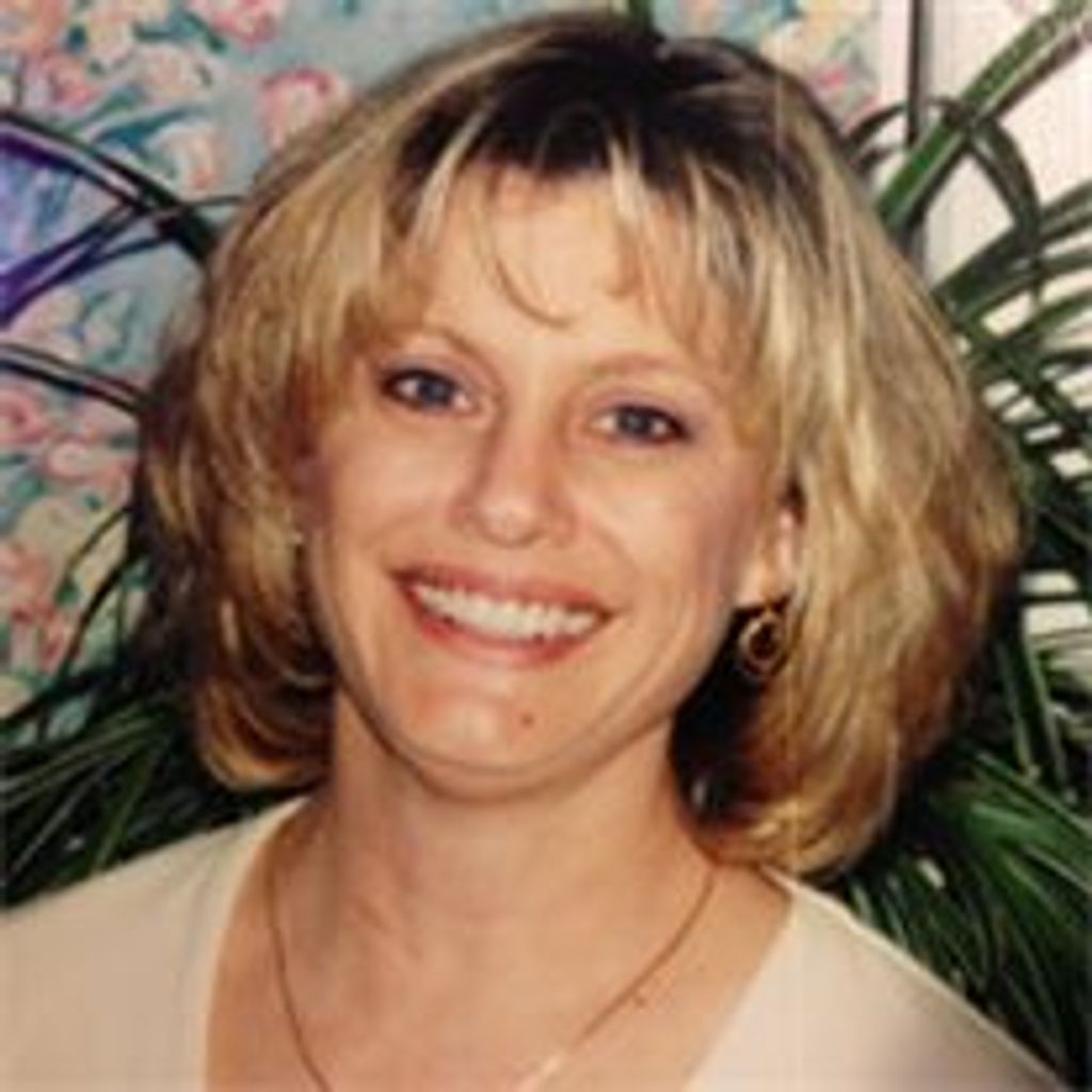 Kelley E. Wiaderek