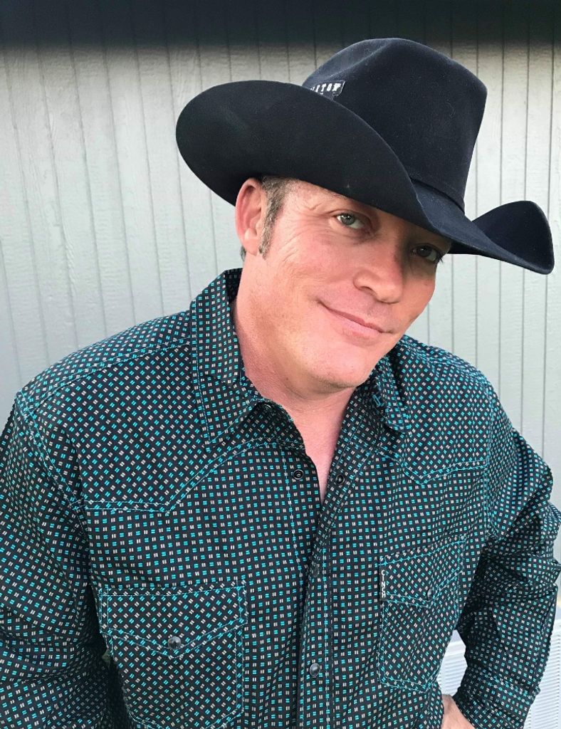Johnny  Colton  Profile Photo