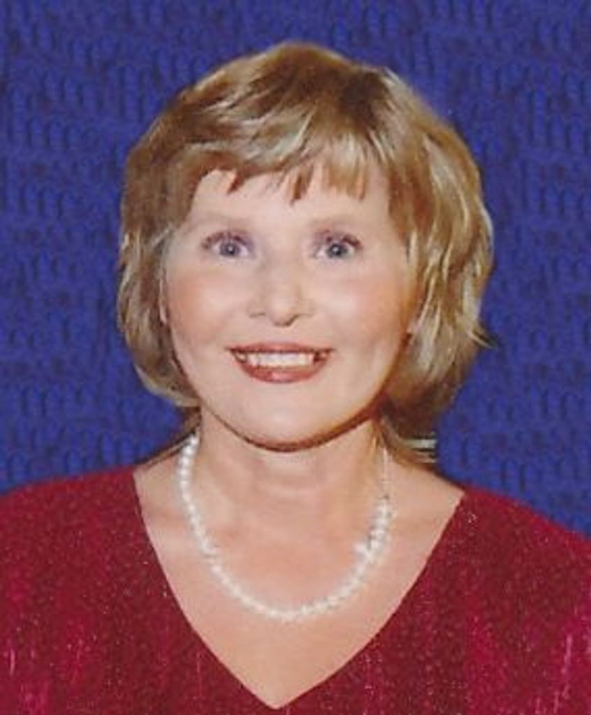 Mary Benavides