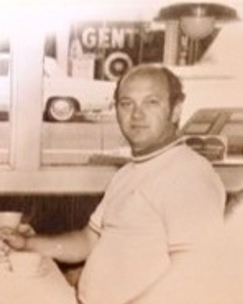 Tommy Wallace Profile Photo