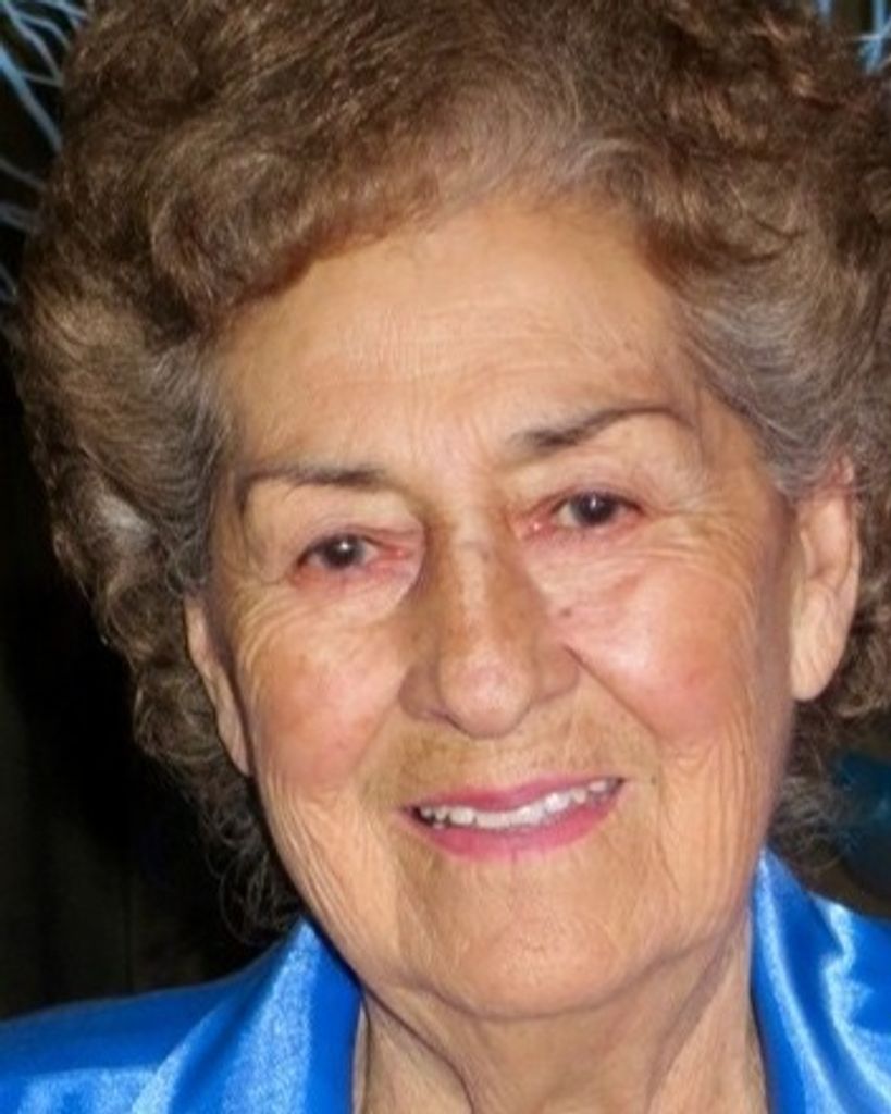 Della Hall Profile Photo