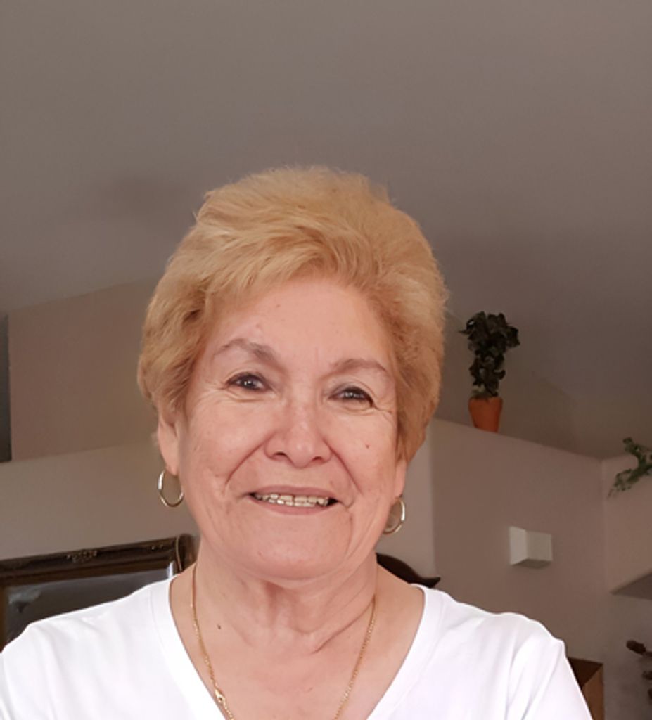 Dora Gonzalez Profile Photo