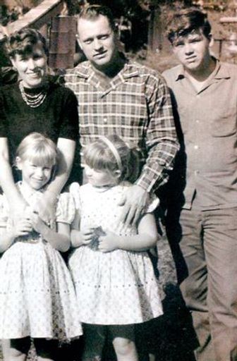 Evelyn Nichols Kirk photo gallery thumbnail 20 of 39