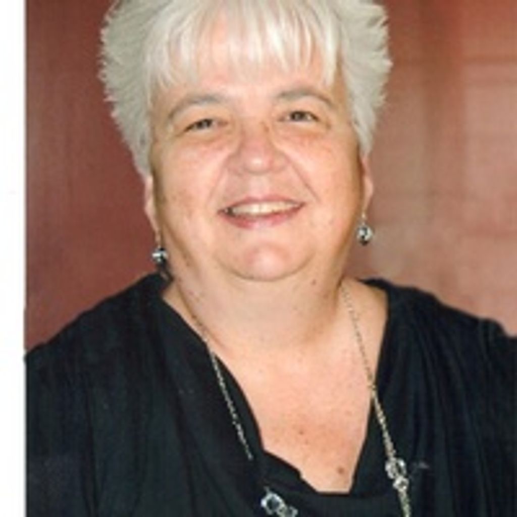 Carmen L Snow